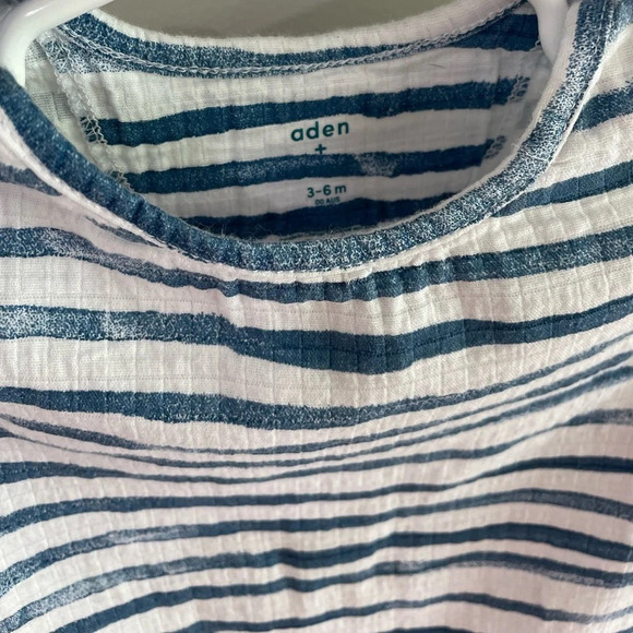 Aden + Anais - Baby - White/Blue Muslin Long Sleeve Romper - 3-6 Months - EUC! - Picture 2 of 9